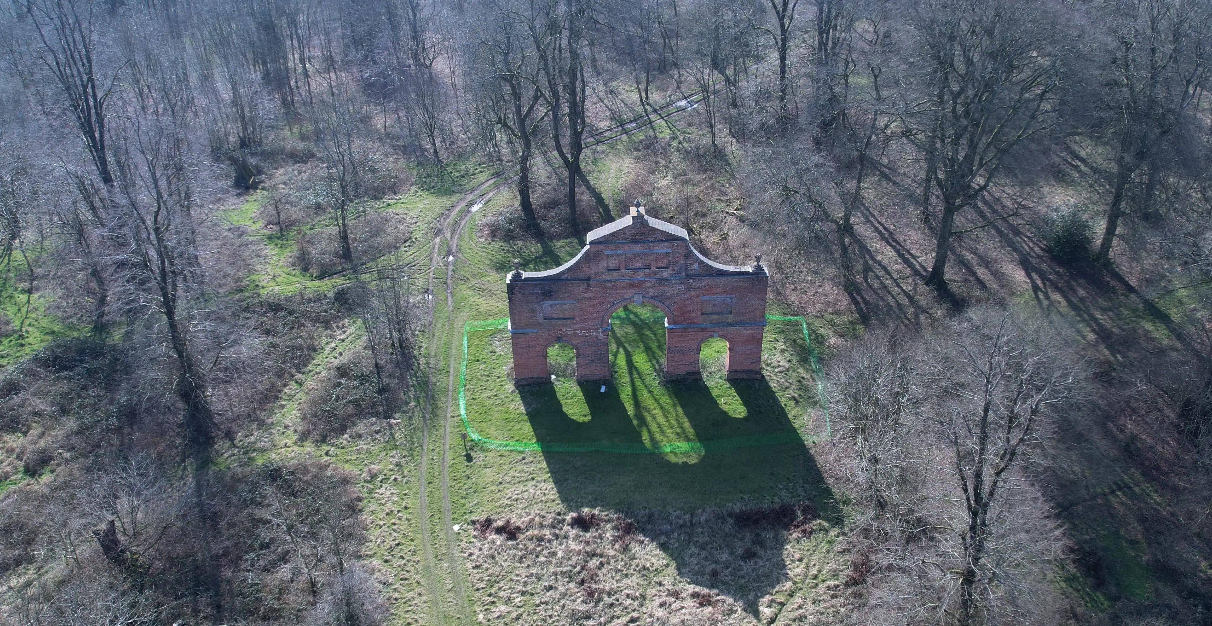 Une folie architecturale sur le domaine du château de Highclere dans le Hampshire