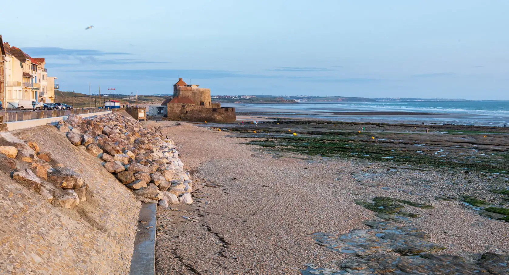 Ambleteuse beach and Fort Mahon