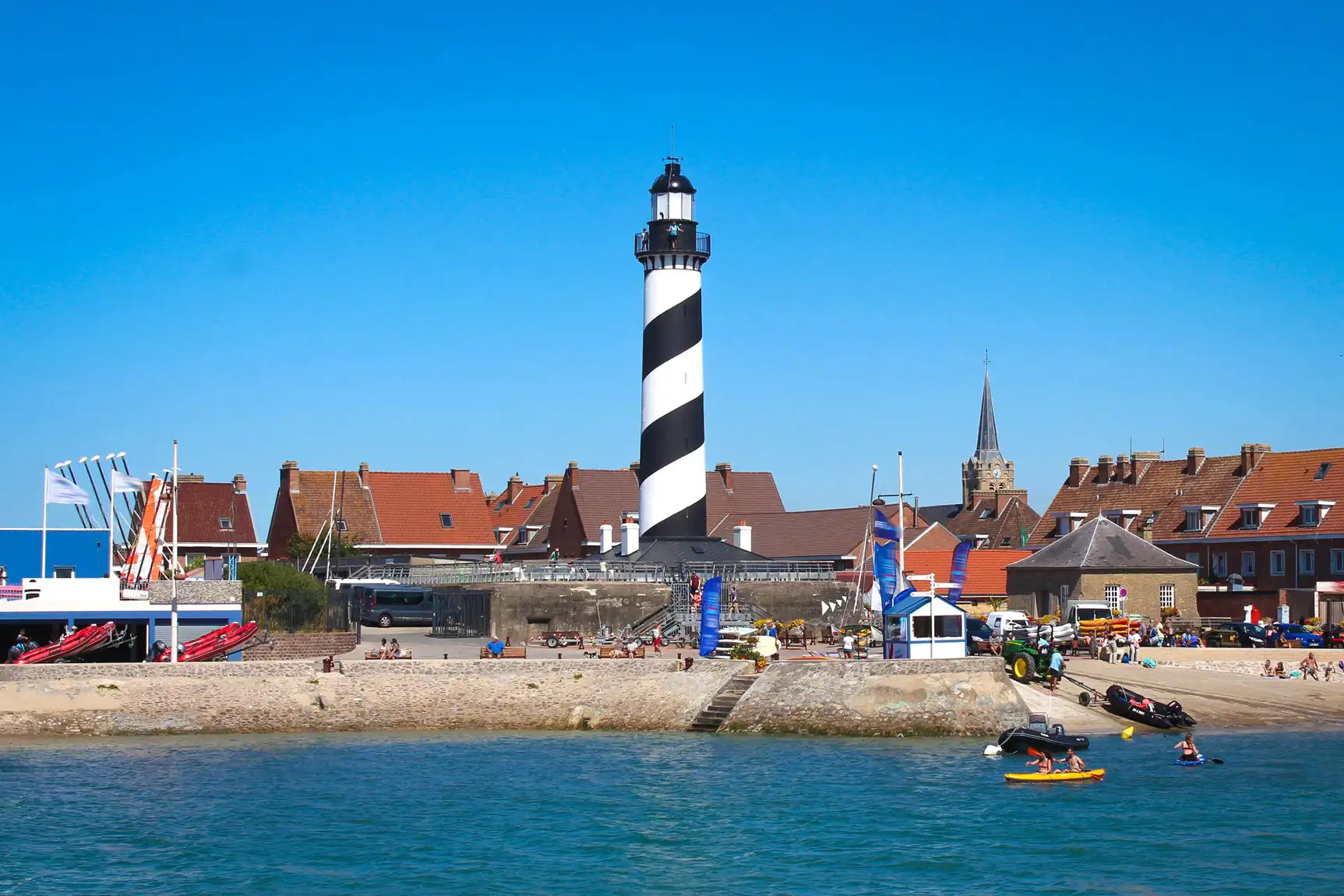 Lighthouse and waterfront at Petit-Fort-Philippe, Gravelines