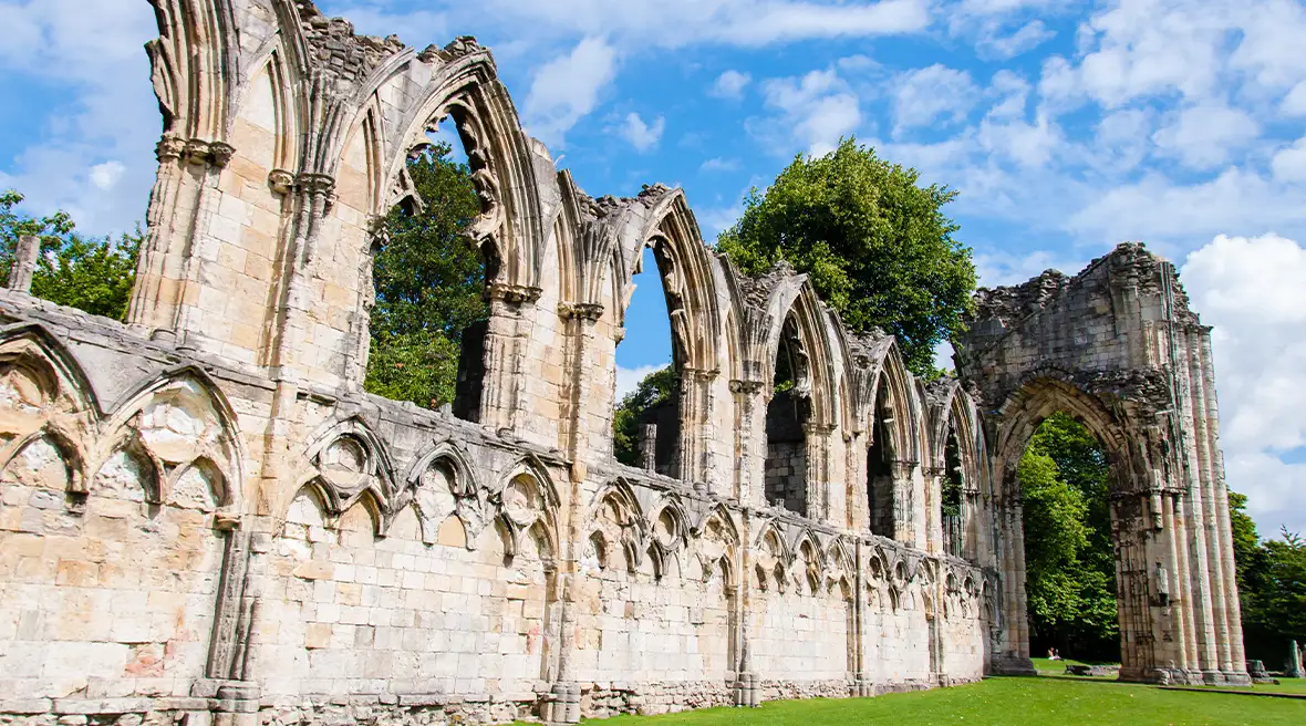 Jardins et ruines historiques du musée de York