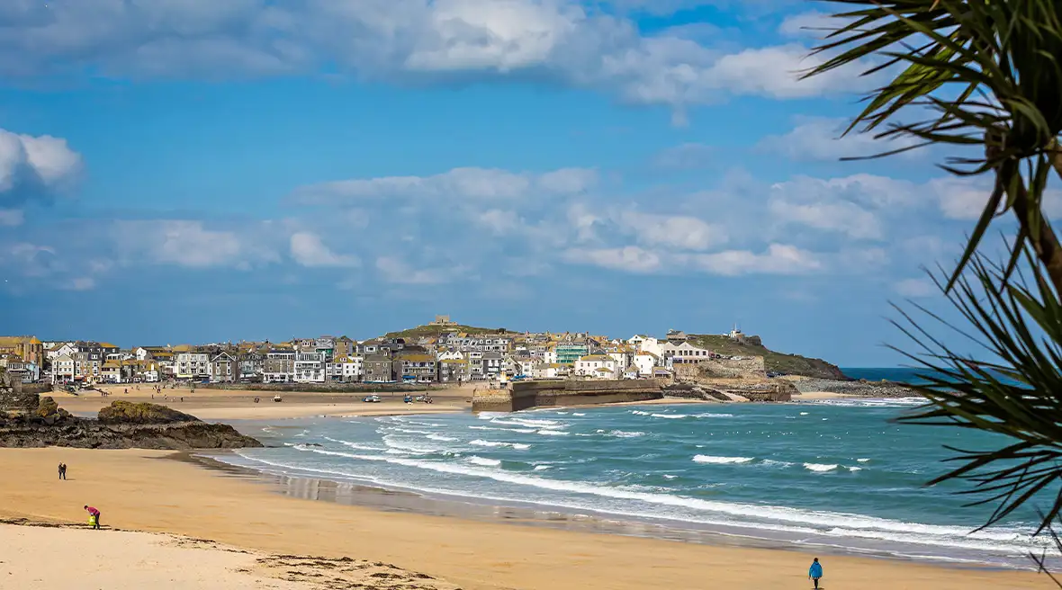La jolie baie de St Ives, dans les Cornouailles où vous trouverez le Primrose Valley Hotel