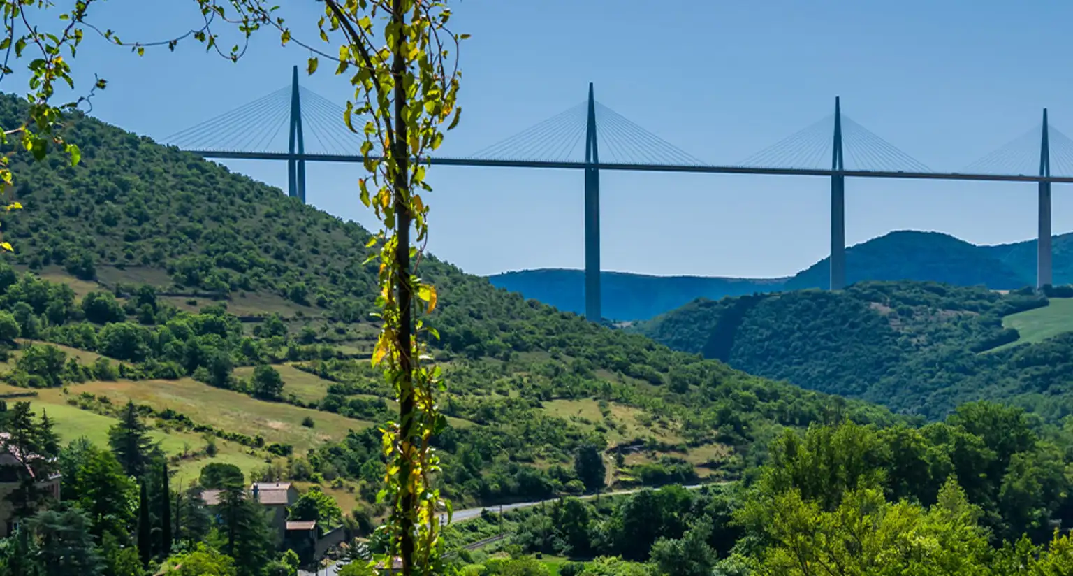Exploring Millau and its viaduct