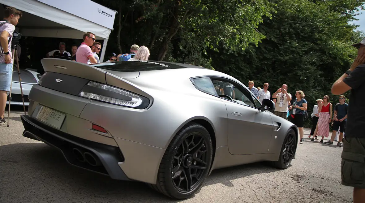 Voitures de luxe présentées au festival de vitesse de Goodwood