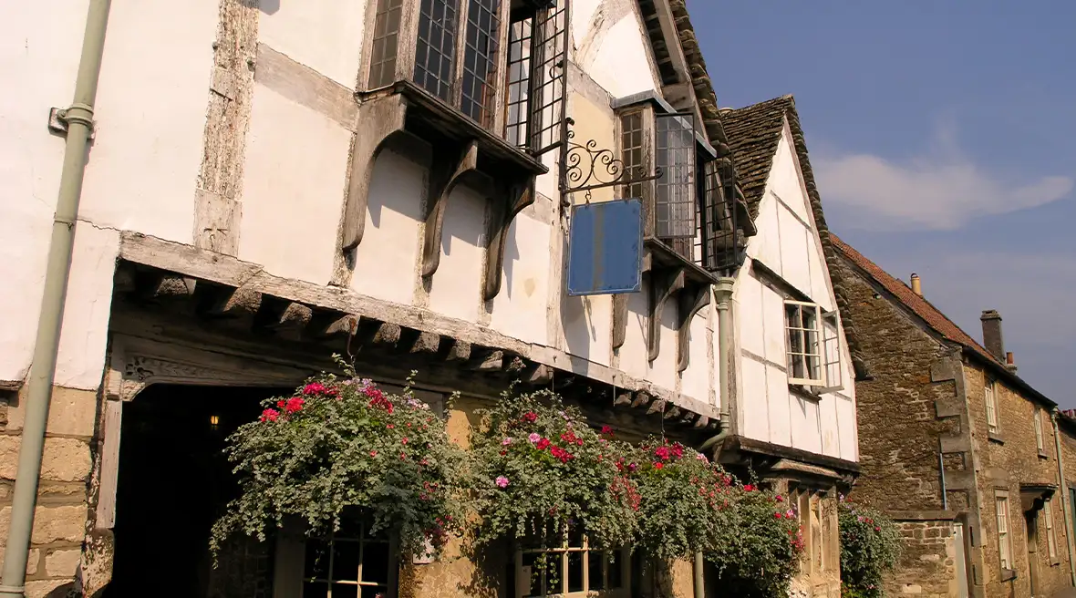 L'un des nombreux bâtiments séculaires en Angleterre - Lacock village