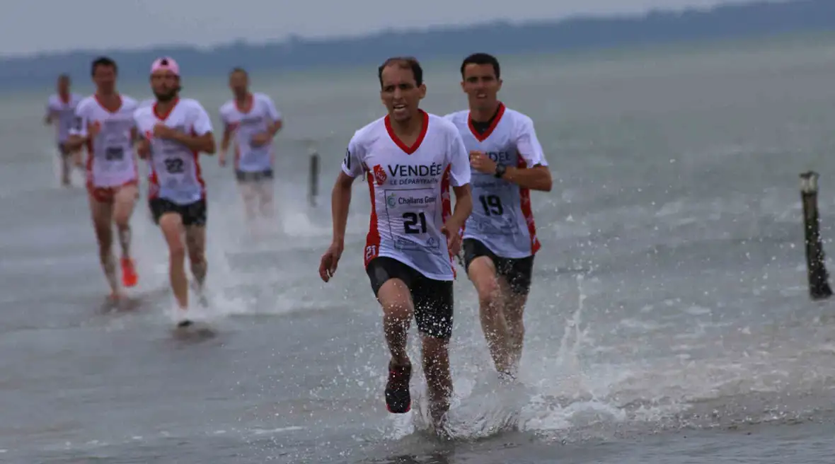 Les Foulées du Gois, an annual running race on the Passage du Gois, a tidal causeway off western France