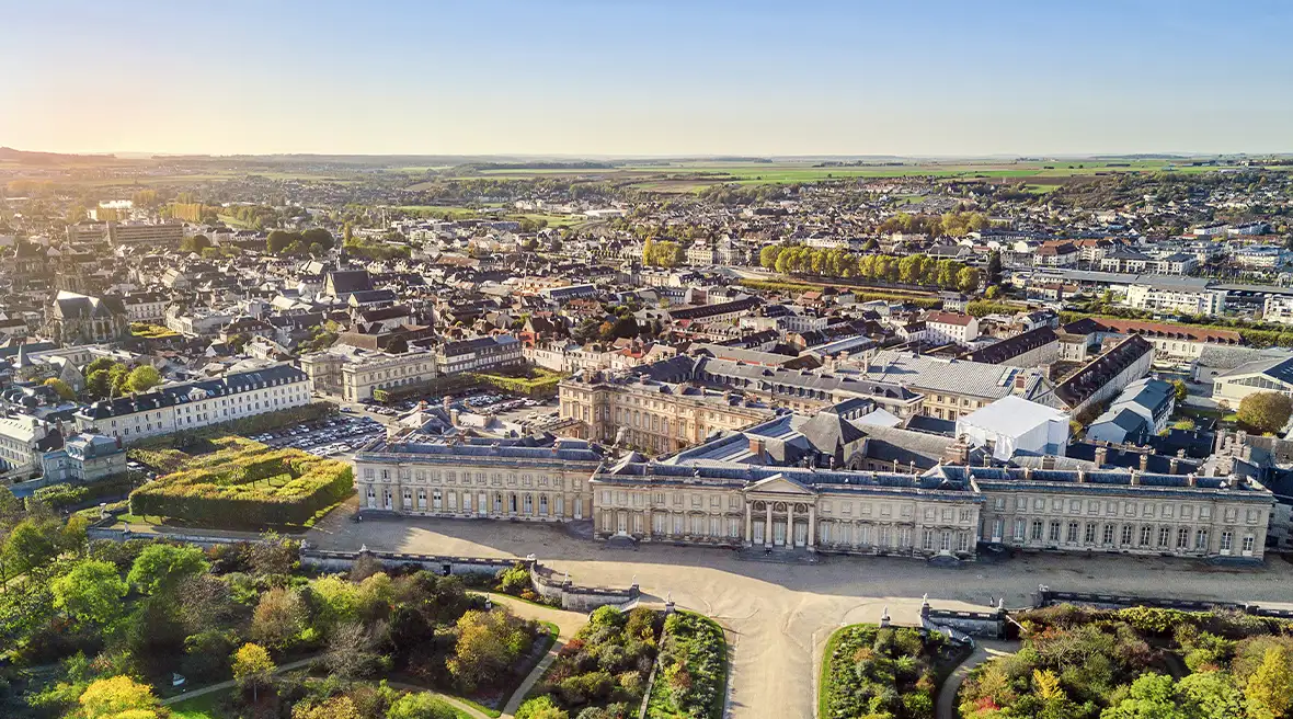 Faites escale dans la charmante ville de Compiègne sur la route de Londres