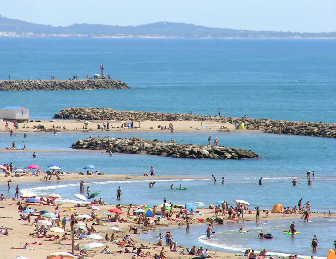 Fine white sand stretches for 4km on Valras-Plage beach