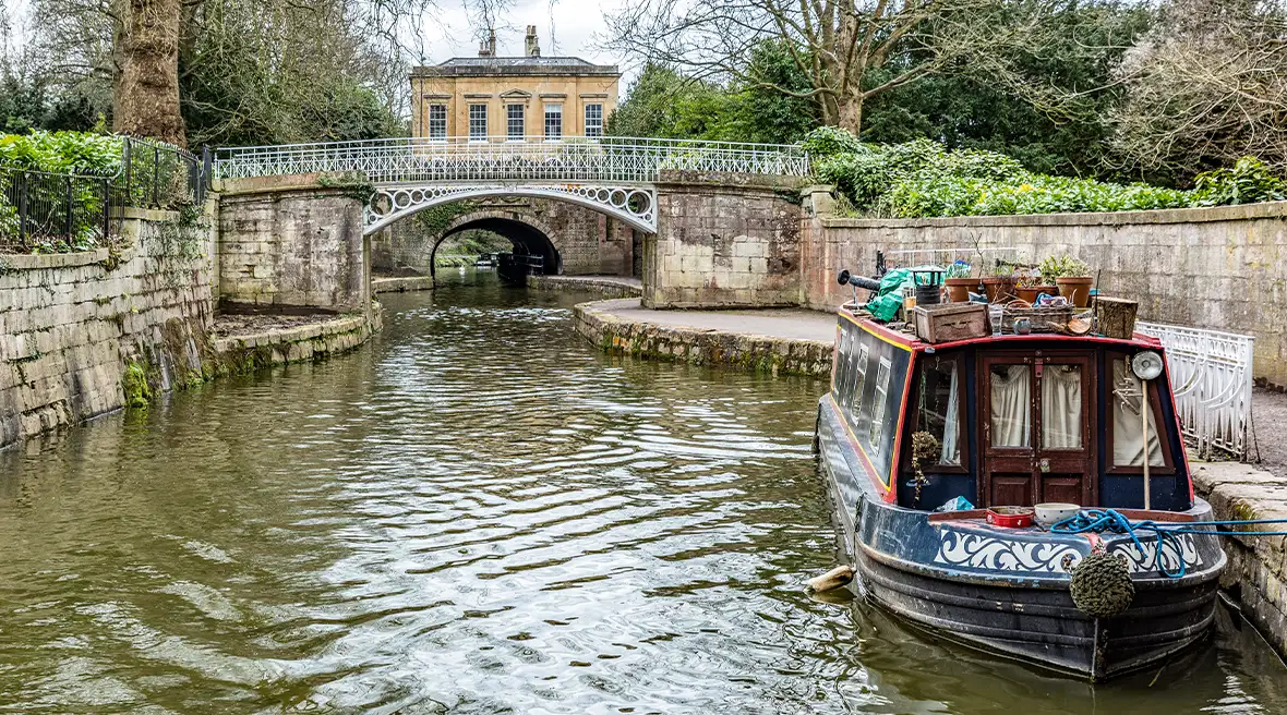 Faites un tour de péniche à Bath