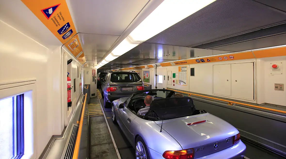 Freight Shuttle Train Eurotunnel LeShuttle™ & Eurostar: What’s the Difference?