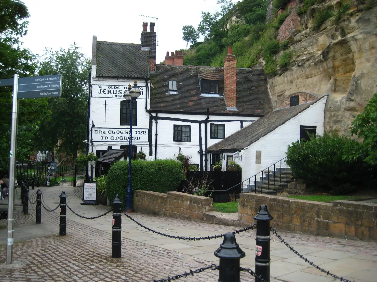 Le pub Ye Olde Trip to Jerusalem à Nottingham.