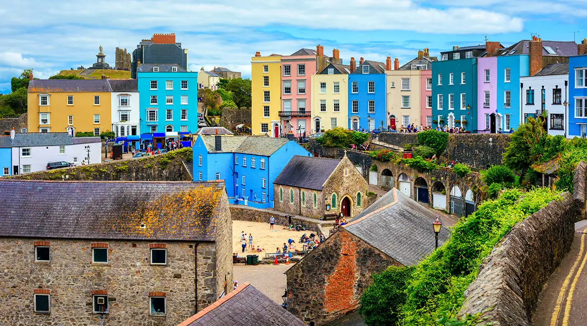 Les bâtiments colorés du front de mer de Tenby